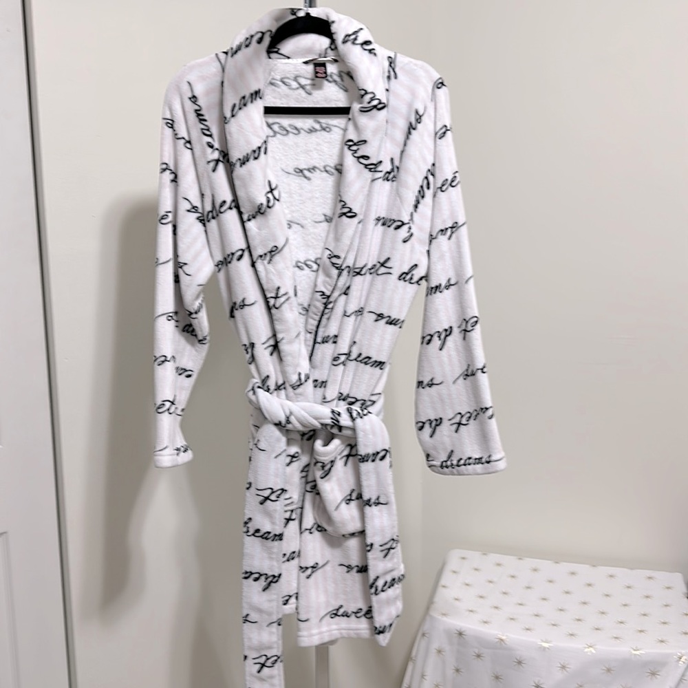 Victoria Secret M/L 2 pocket Multicolor Robe. Excellent Condition!